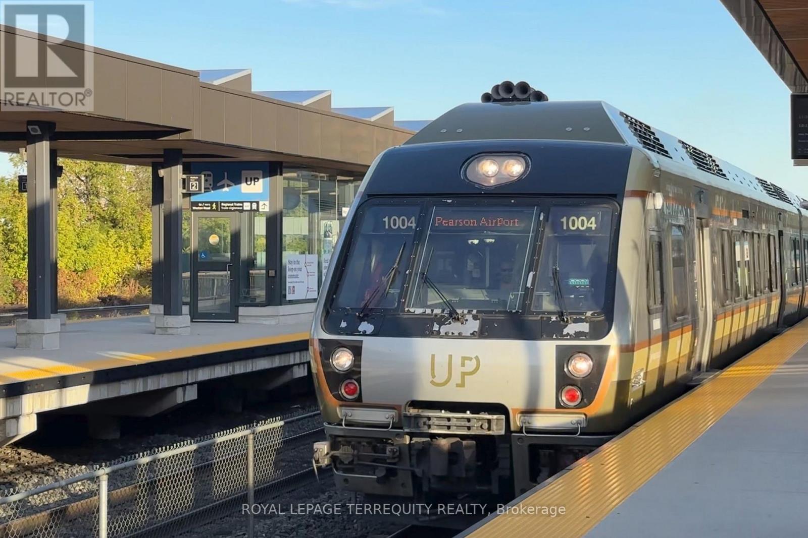 Main Floor - 39 South Station Street, Toronto, Ontario M9N 2B2 - Photo 9 - W12609382