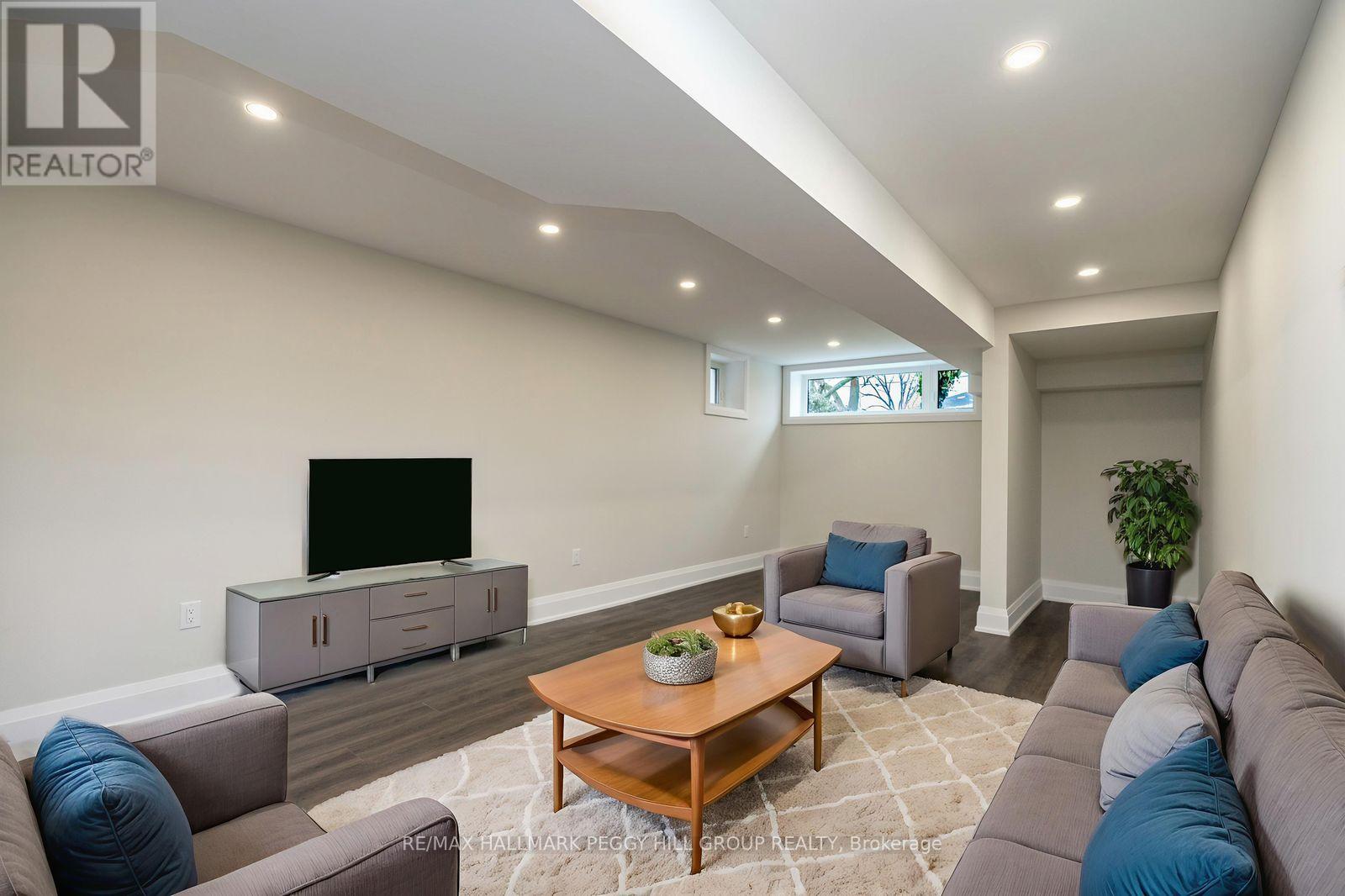 18 Bellman Avenue, Toronto (Alderwood), Ontario  M8W 4A3 - Photo 17 - W12609458