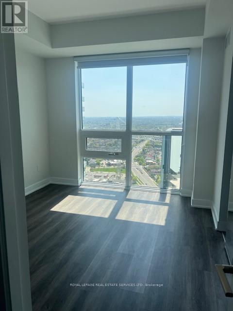 4410 - 430 Square One Drive, Mississauga (City Centre), Ontario  L5B 0L6 - Photo 4 - W12609506