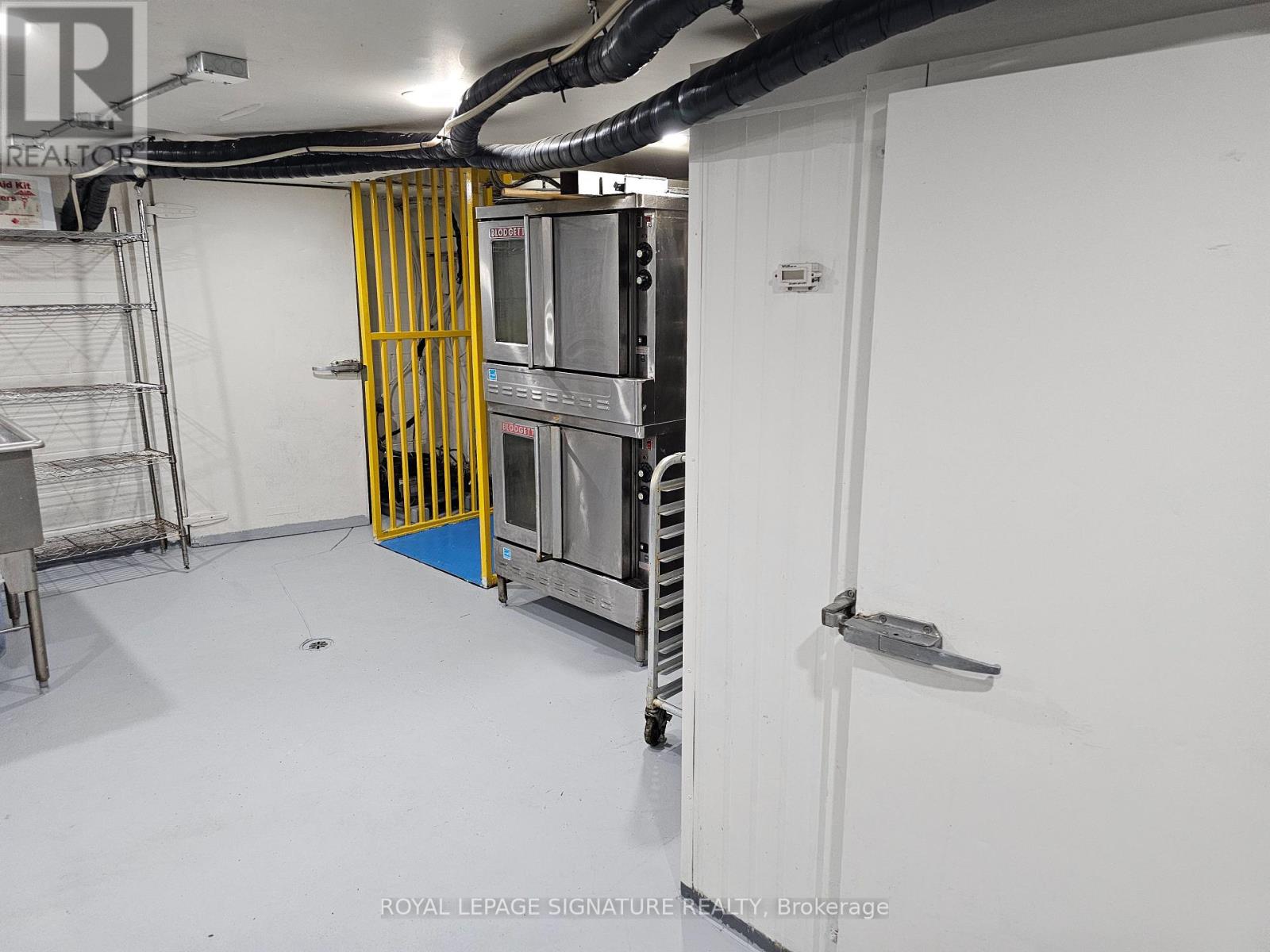 1174 Bloor Street W, Toronto, Ontario  M6H 1N1 - Photo 23 - W12609534