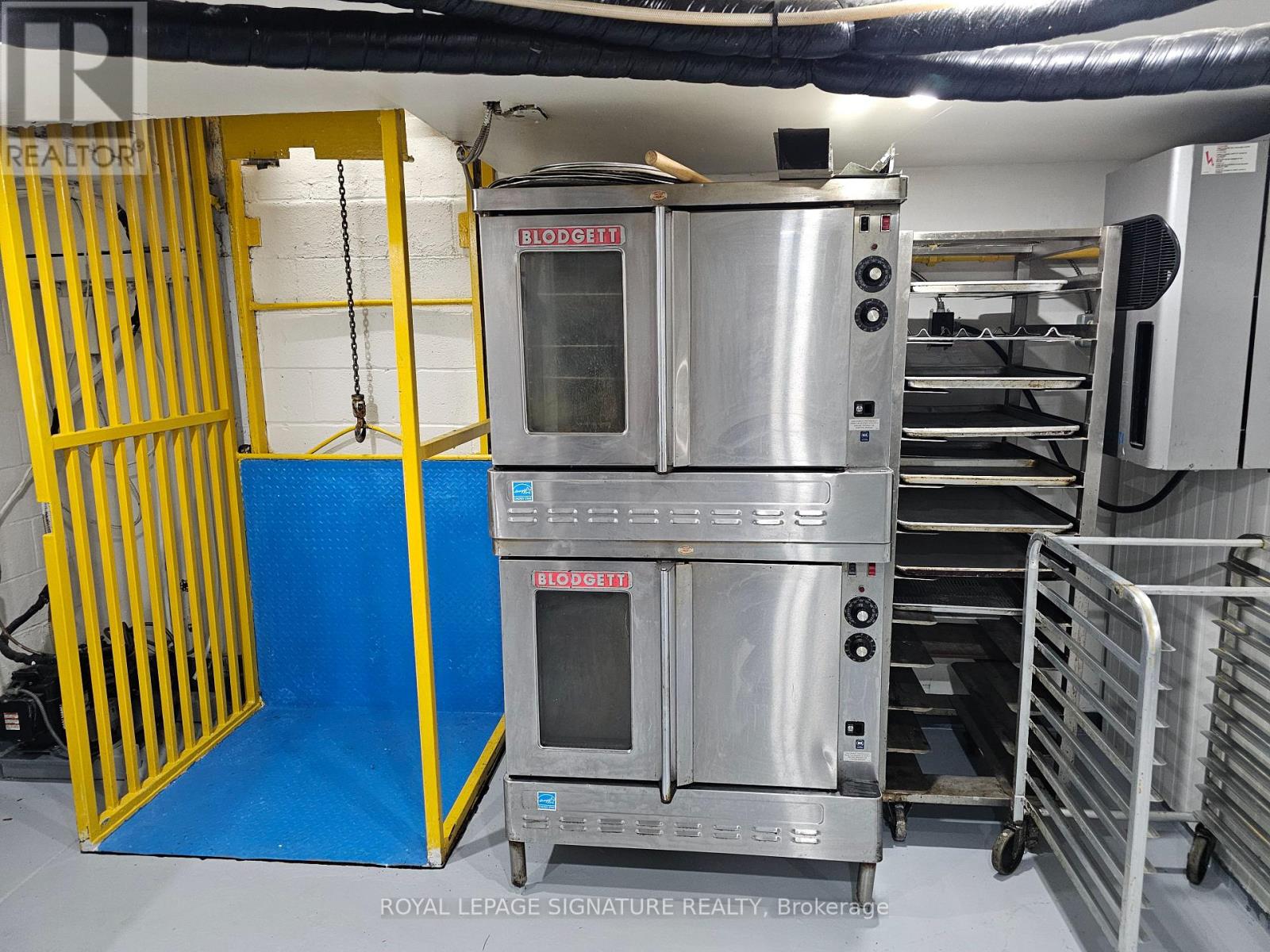 1174 Bloor Street W, Toronto, Ontario  M6H 1N1 - Photo 9 - W12609534