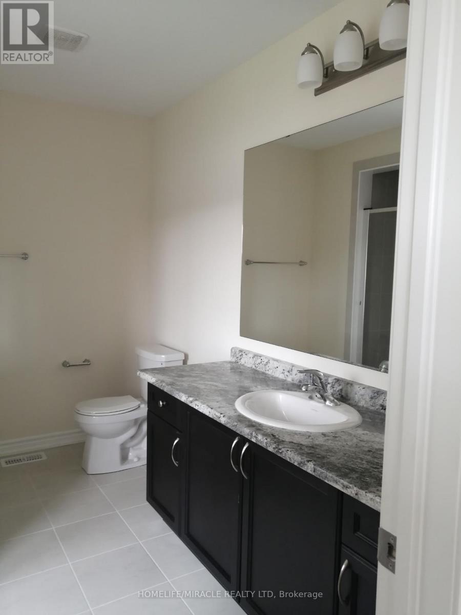 240 Beechwood Forest Lane, Gravenhurst, Ontario  P1P 1A7 - Photo 11 - X12609408