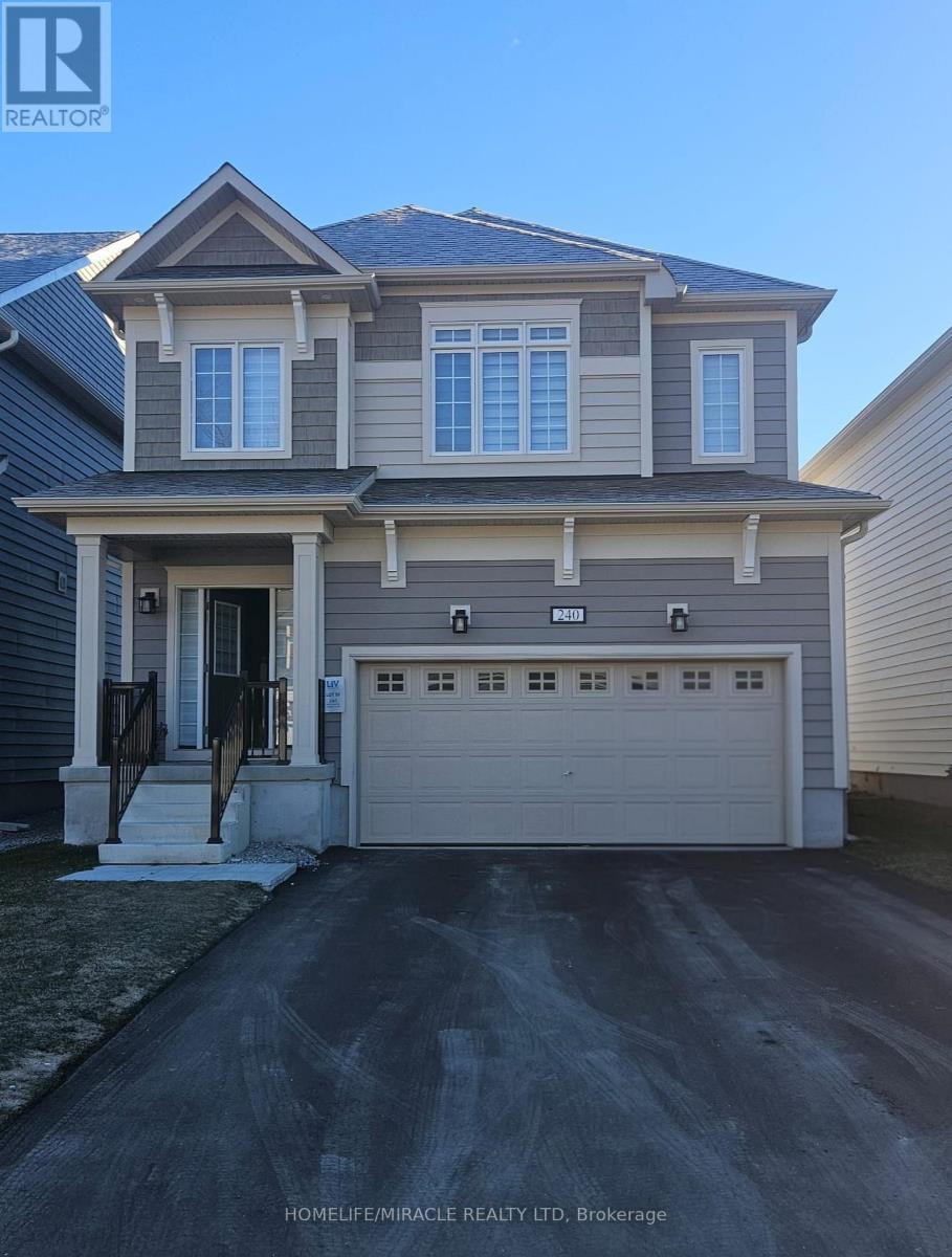 240 Beechwood Forest Lane, Gravenhurst, Ontario  P1P 1A7 - Photo 2 - X12609408