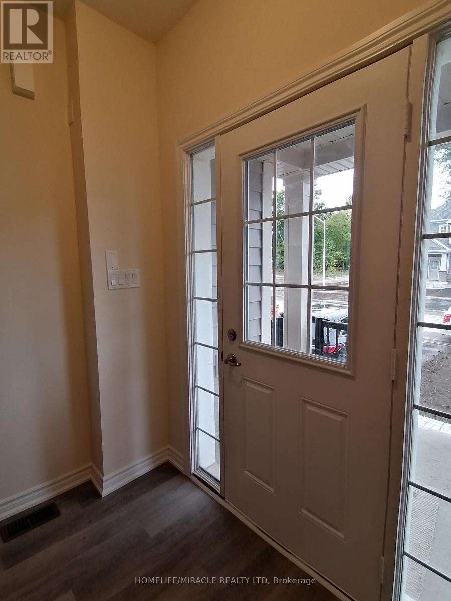 240 Beechwood Forest Lane, Gravenhurst, Ontario  P1P 1A7 - Photo 4 - X12609408