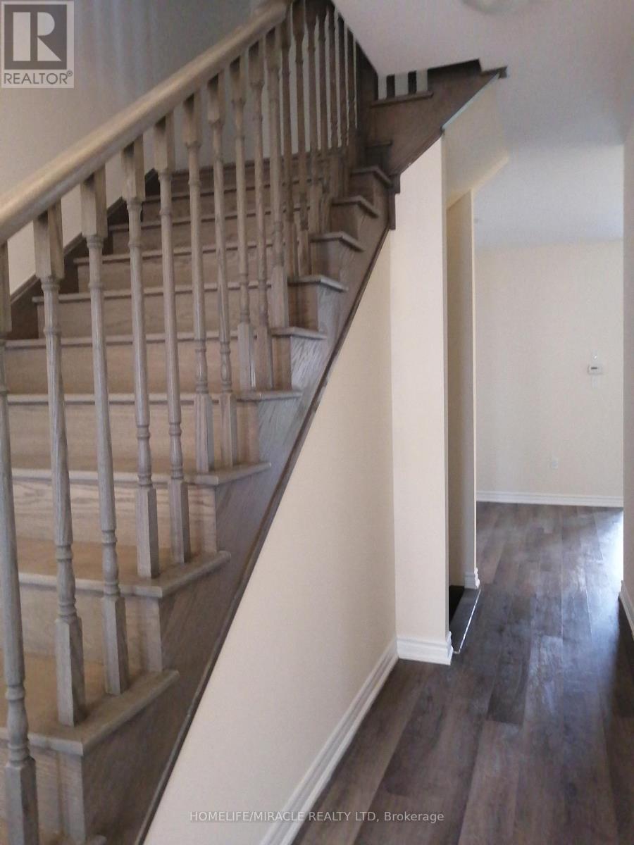 240 Beechwood Forest Lane, Gravenhurst, Ontario  P1P 1A7 - Photo 7 - X12609408