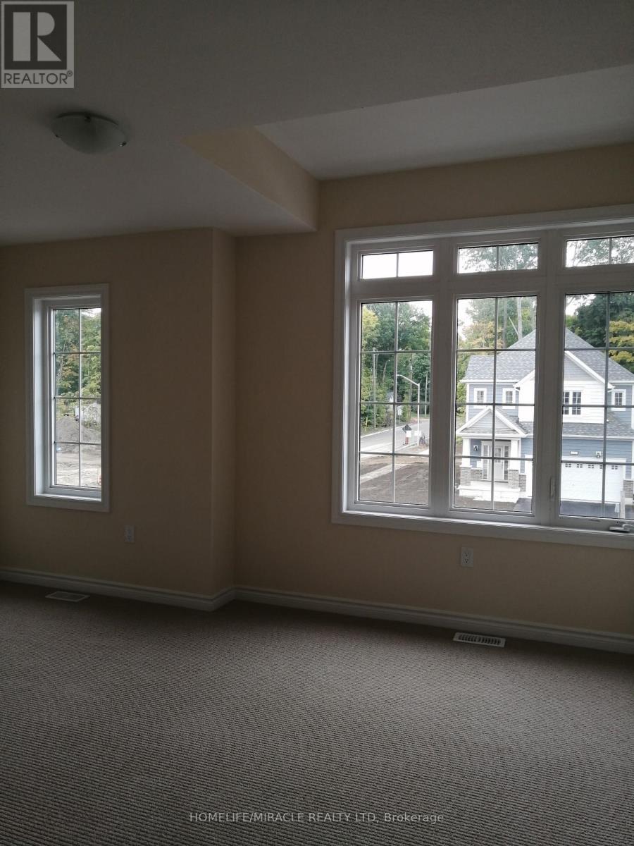 240 Beechwood Forest Lane, Gravenhurst, Ontario  P1P 1A7 - Photo 8 - X12609408