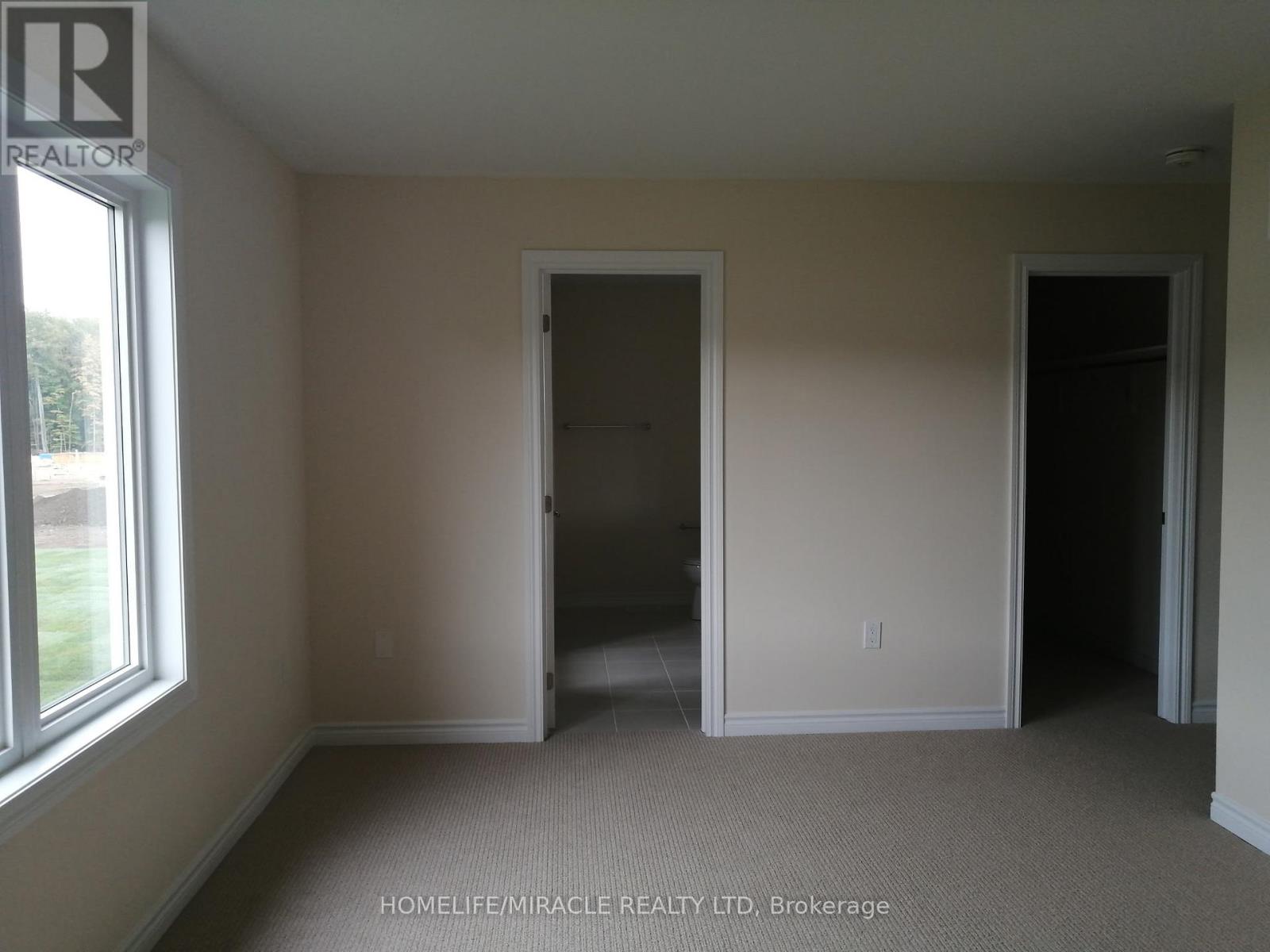 240 Beechwood Forest Lane, Gravenhurst, Ontario  P1P 1A7 - Photo 9 - X12609408