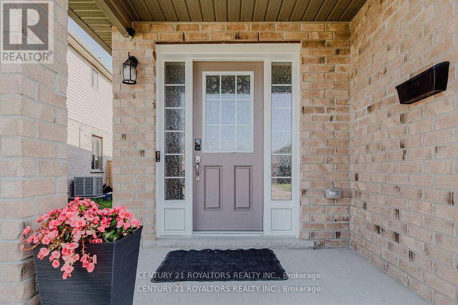 1308 Lawson Road, London North, Ontario  N6G 0G8 - Photo 3 - X12609452