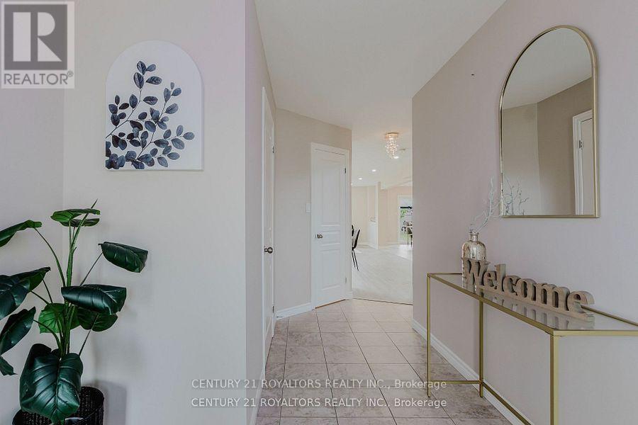 1308 Lawson Road, London North, Ontario  N6G 0G8 - Photo 4 - X12609452