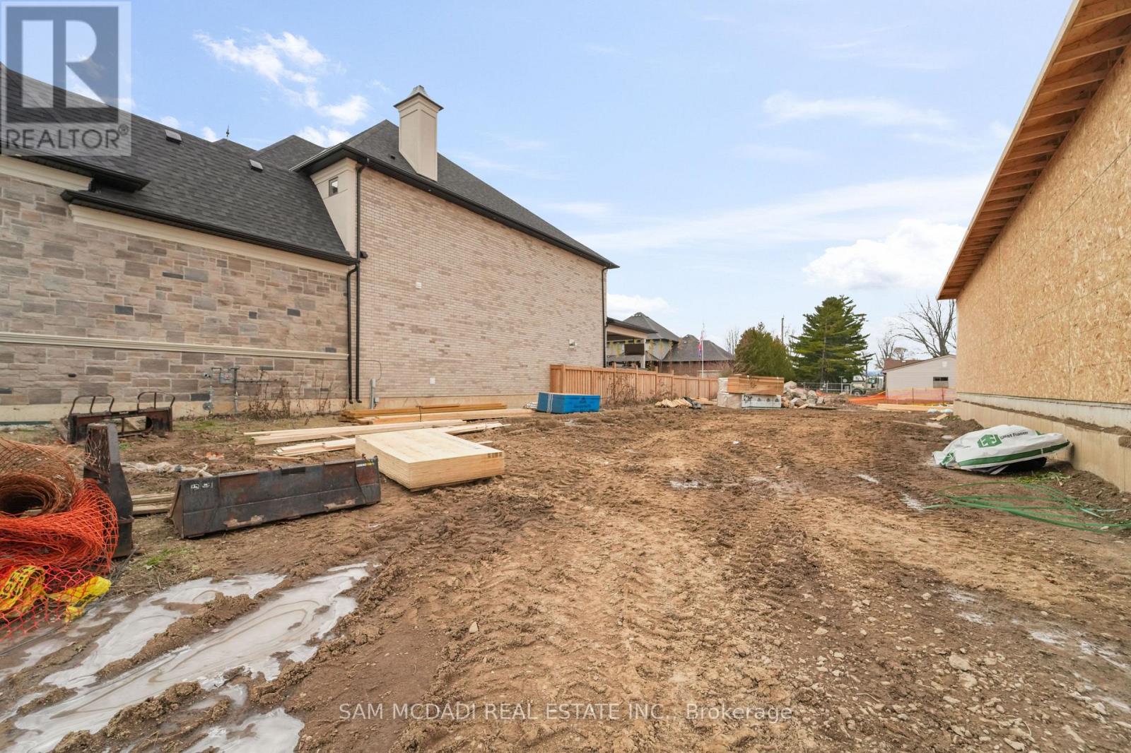 451 Montreal Circle, Hamilton, Ontario  L8E 0E2 - Photo 24 - X12609484