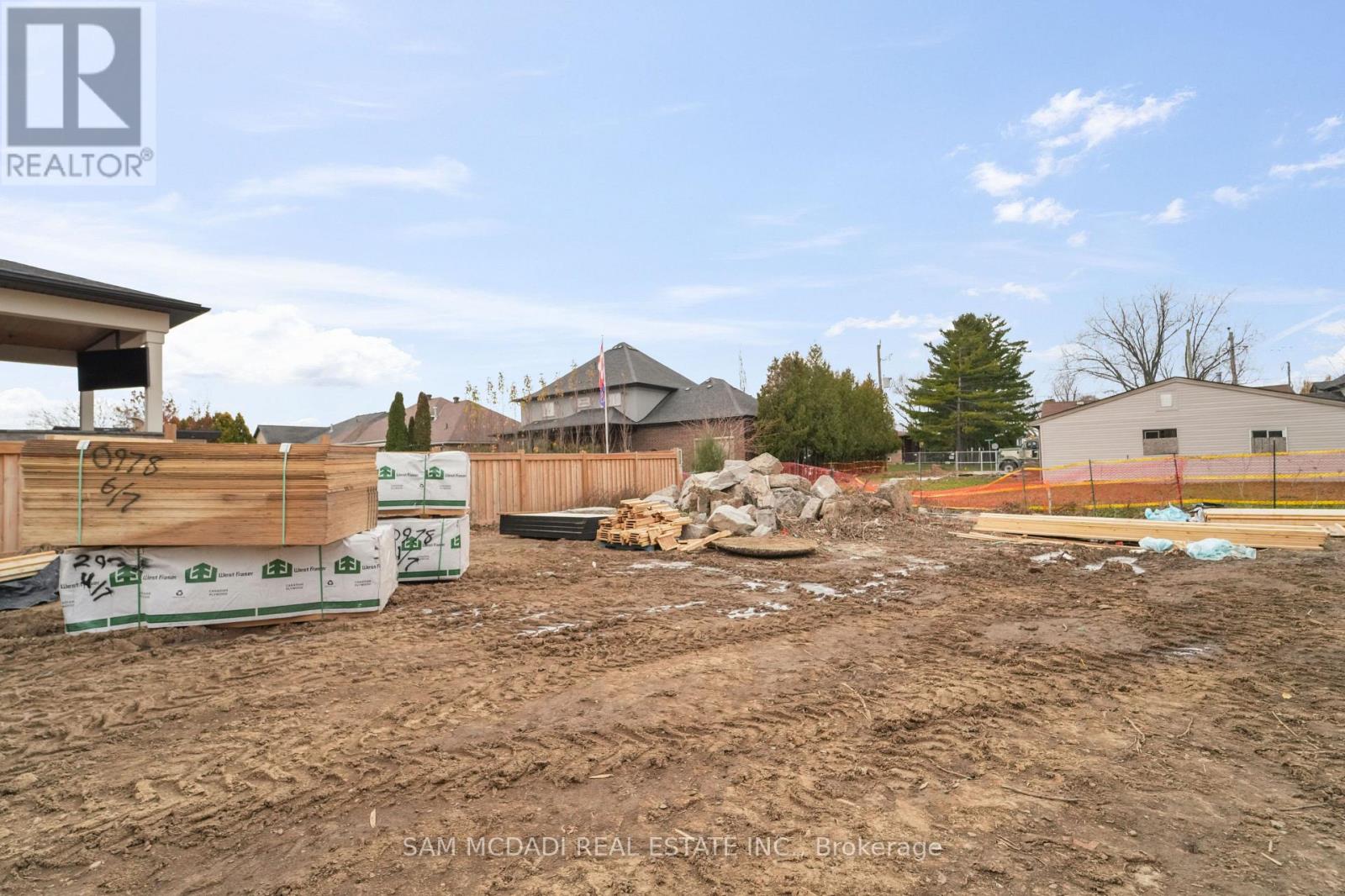 451 Montreal Circle, Hamilton, Ontario  L8E 0E2 - Photo 25 - X12609484