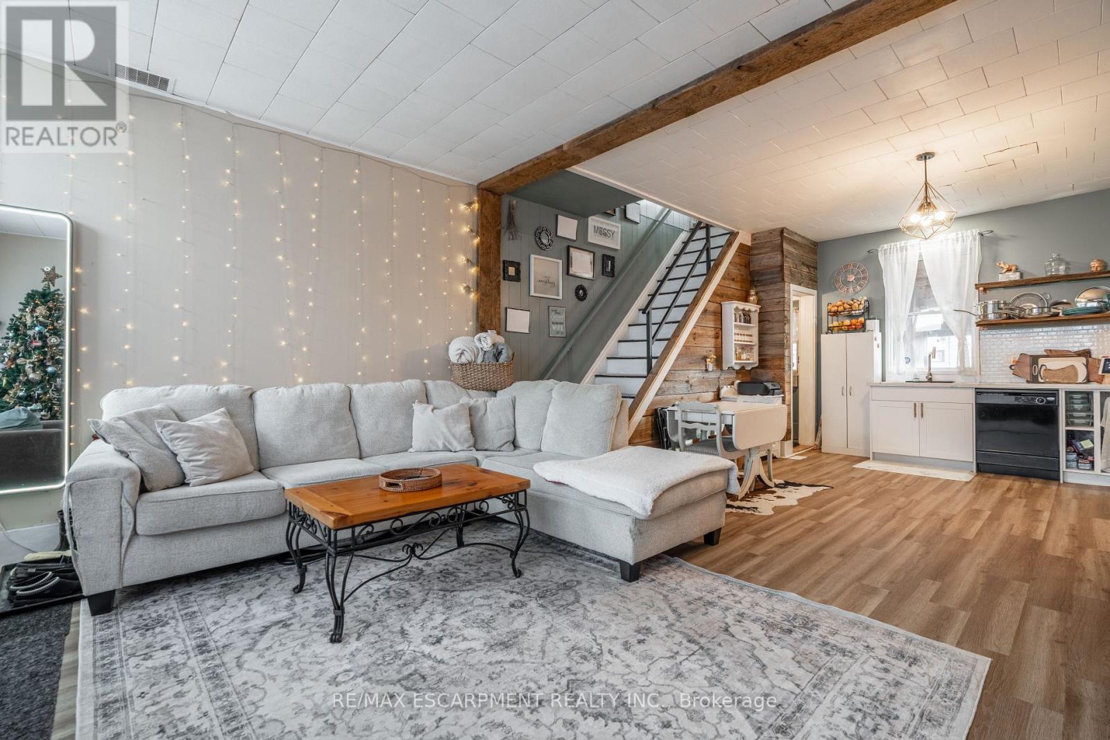 A&B - 18 KING STREET, Haldimand, Ontario