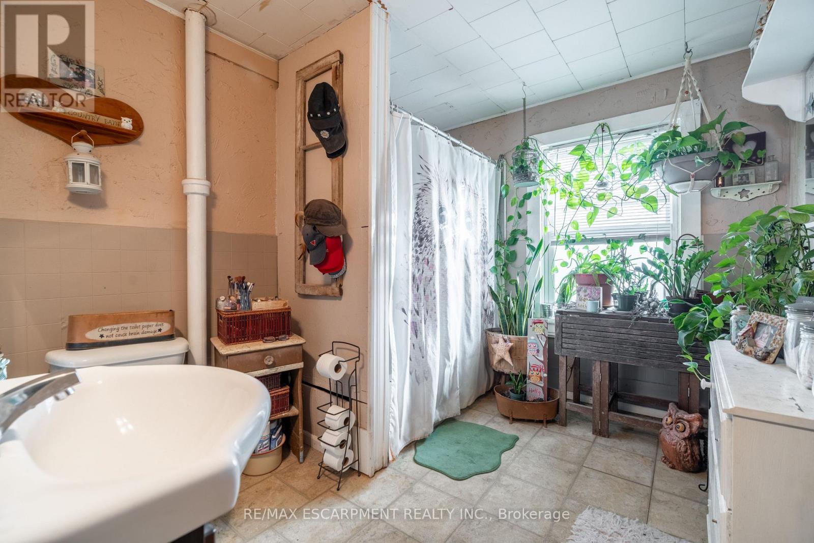 A&b - 18 King Street, Haldimand, Ontario  N0A 1E0 - Photo 17 - X12609572