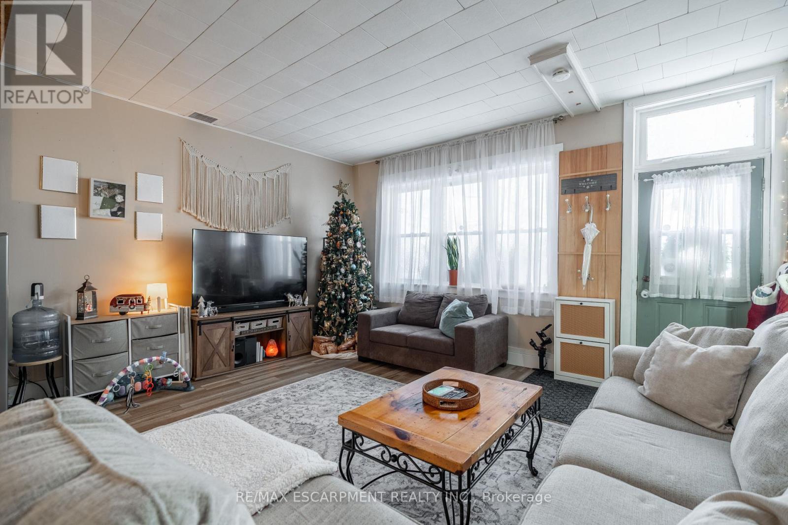 A&b - 18 King Street, Haldimand, Ontario  N0A 1E0 - Photo 2 - X12609572