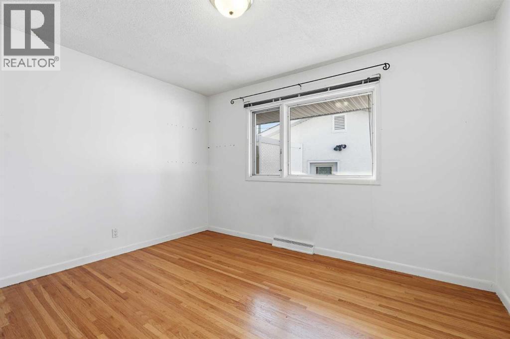 2219 Halifax Crescent Nw, Calgary, Alberta  T2M 4E1 - Photo 25 - A2270302