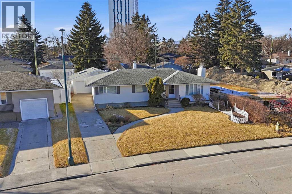 2219 Halifax Crescent NW, Calgary, Alberta