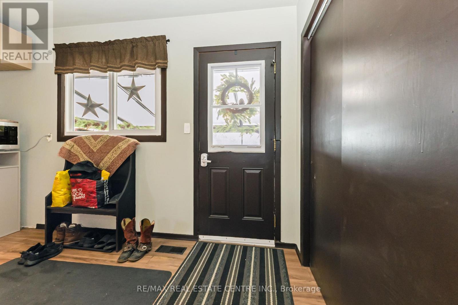 4314 Victoria Road S, Puslinch, Ontario  N0B 2J0 - Photo 5 - X12609364