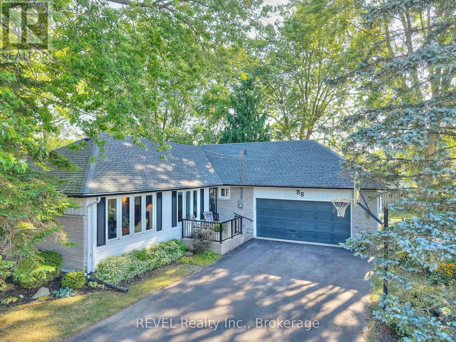 88 Haun Road, Fort Erie, Ontario  L0S 1B0 - Photo 1 - X12609628