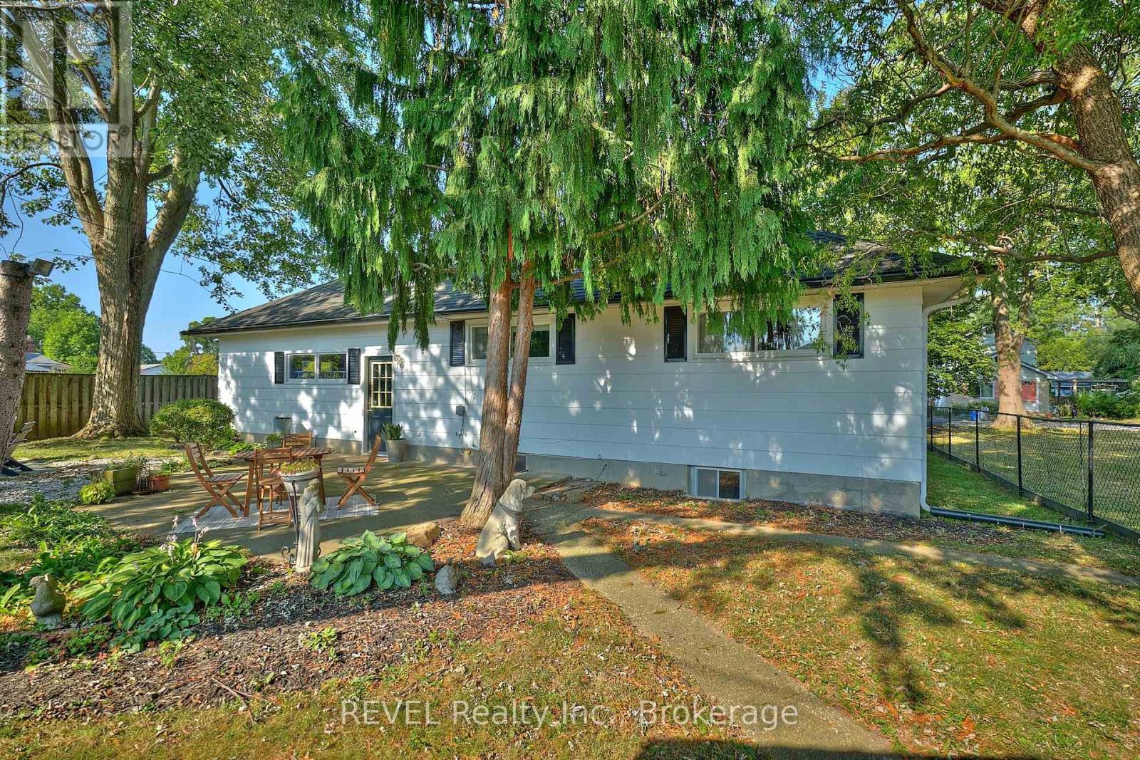 88 Haun Road, Fort Erie, Ontario  L0S 1B0 - Photo 32 - X12609628