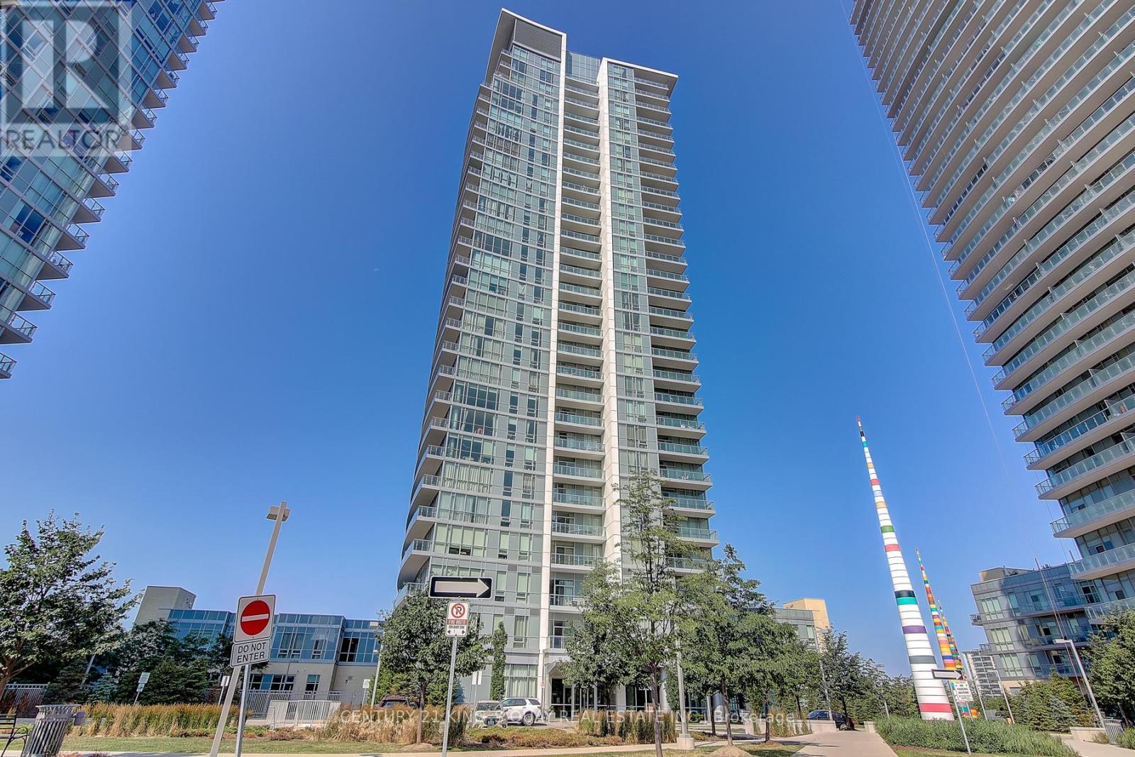 218 - 66 Forest Manor Road, Toronto (Henry Farm), Ontario  M2J 0B7 - Photo 4 - C12492822