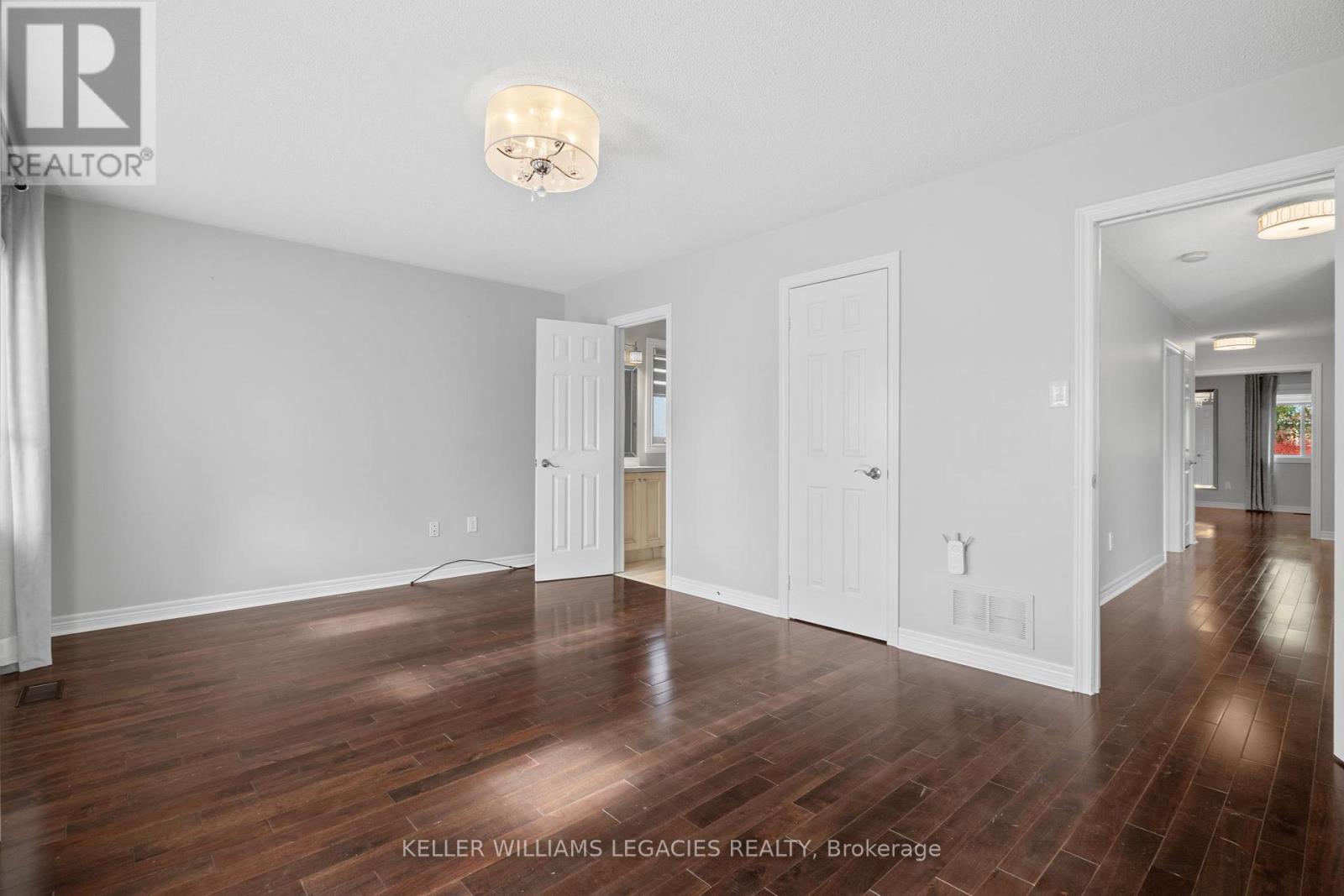 39 Michelle Drive, Vaughan, Ontario  L4L 9B8 - Photo 35 - N12513566