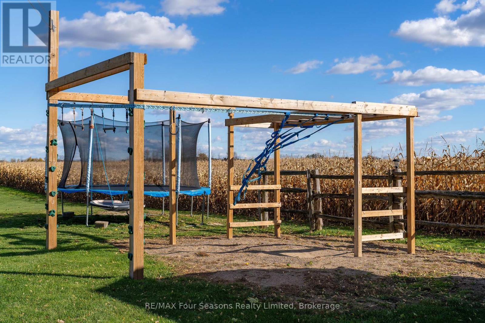 475 Lyons Court, Wasaga Beach, Ontario L9Z 1V1 - Photo 35 - S12609710