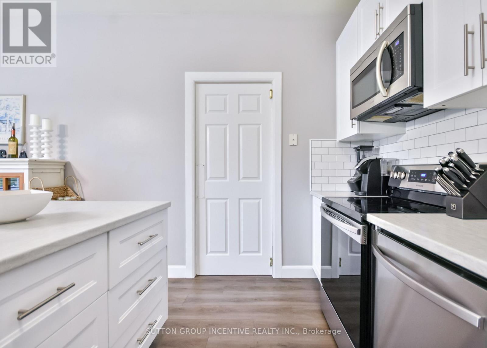 30 Bruce Crescent, Barrie (Bayshore), Ontario  L4N 8T8 - Photo 11 - S12543832