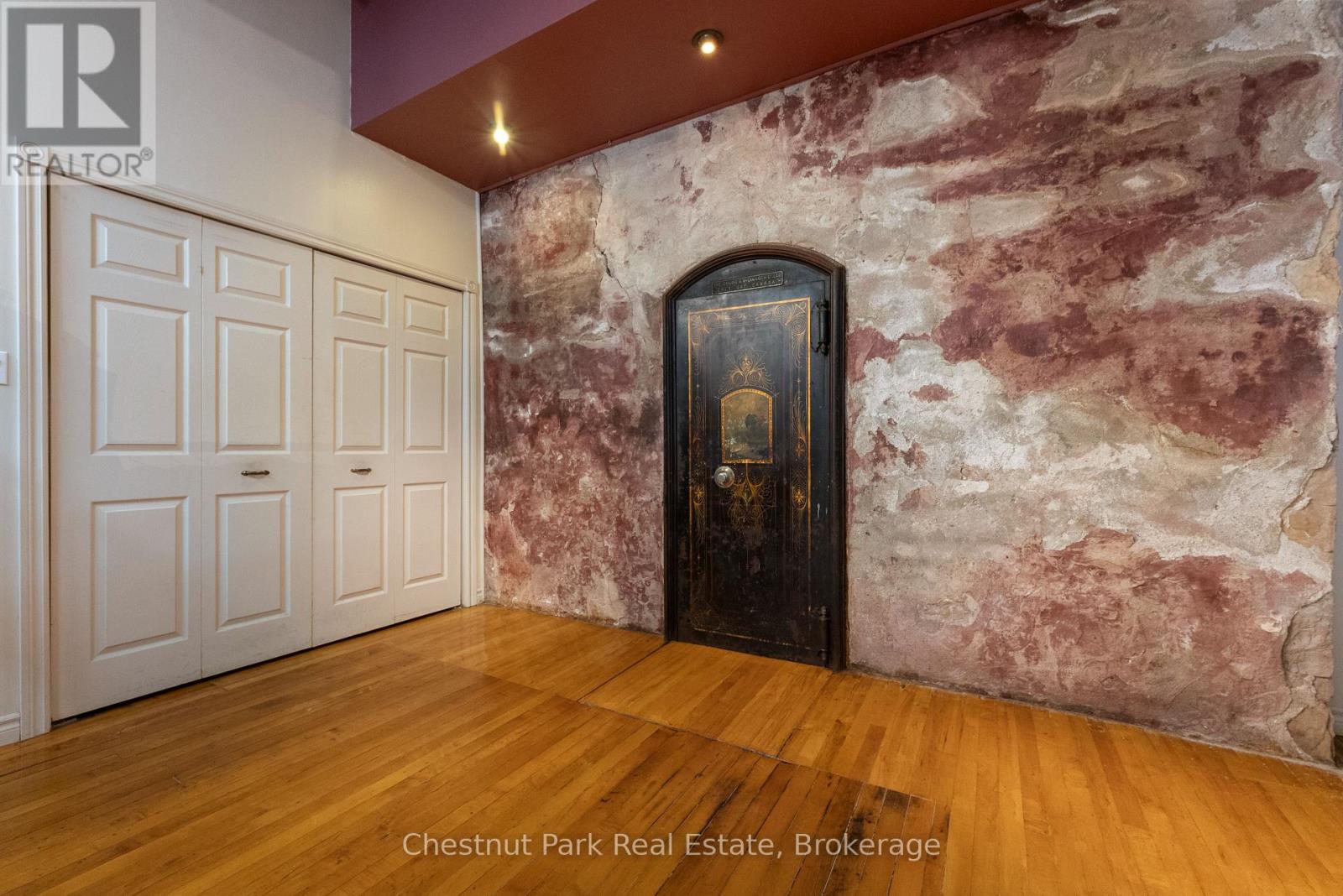 618 Berford Street, South Bruce Peninsula, Ontario  N0H 2T0 - Photo 13 - X12609680