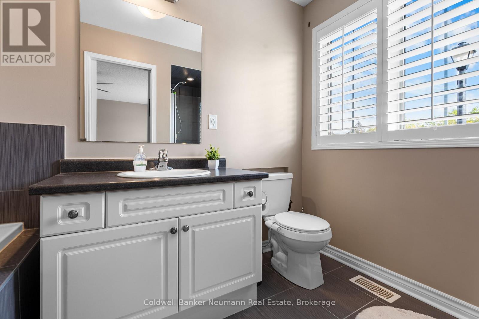 71 - 1035 Victoria Road S, Guelph, Ontario N1L 0H5 - Photo 15 - X12609724