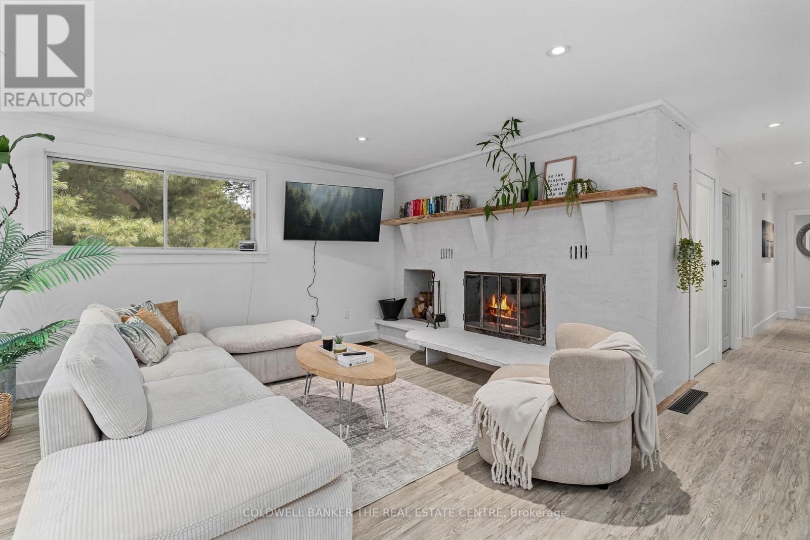 1100 Mortimers Point Road, Muskoka Lakes, Ontario  P0B 1J0 - Photo 11 - X12369288