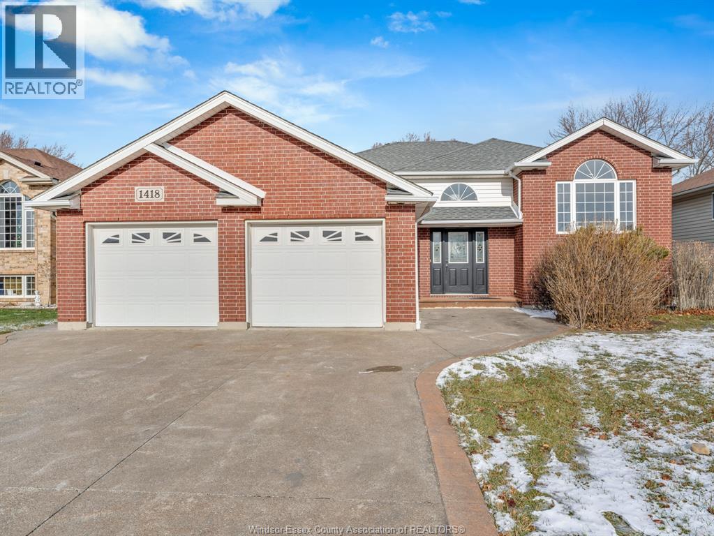 MLS# 25031344: 1418 MCMAHON, Lakeshore, Canada