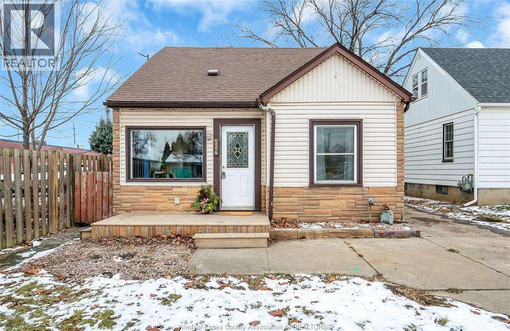 MLS# 25031321: 534 VANIER, Windsor, Canada