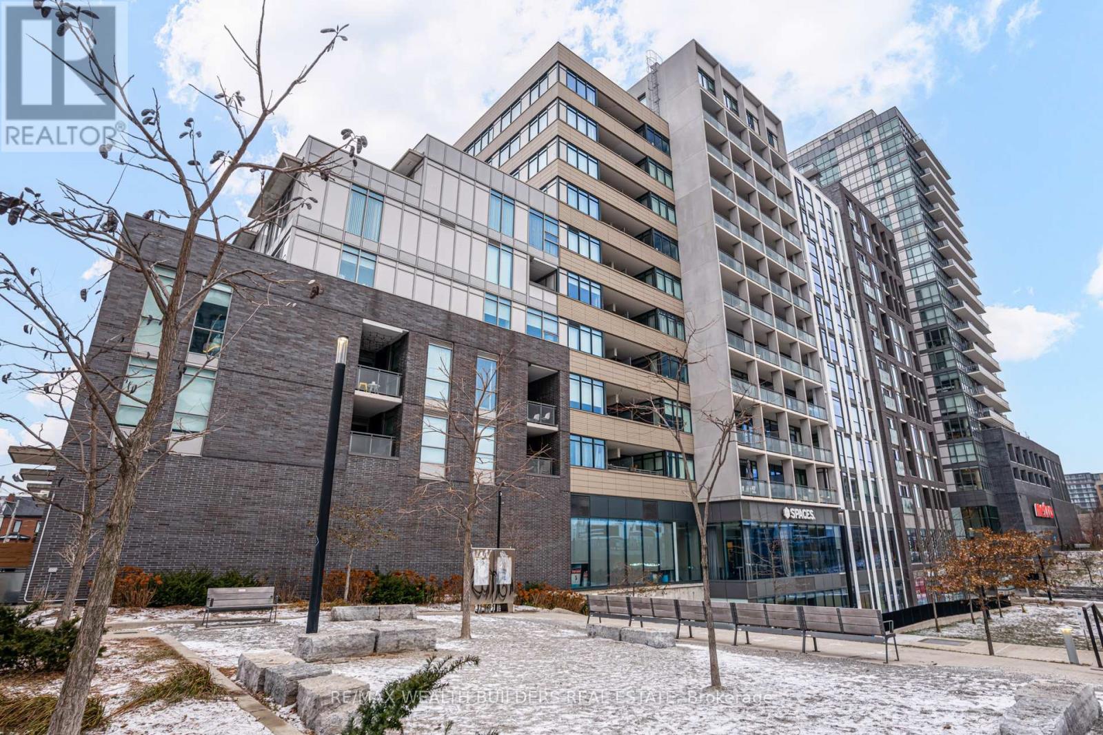 929 - 20 Minowan Miikan Lane, Toronto (Little Portugal), Ontario  M6J 1M3 - Photo 2 - C12609606