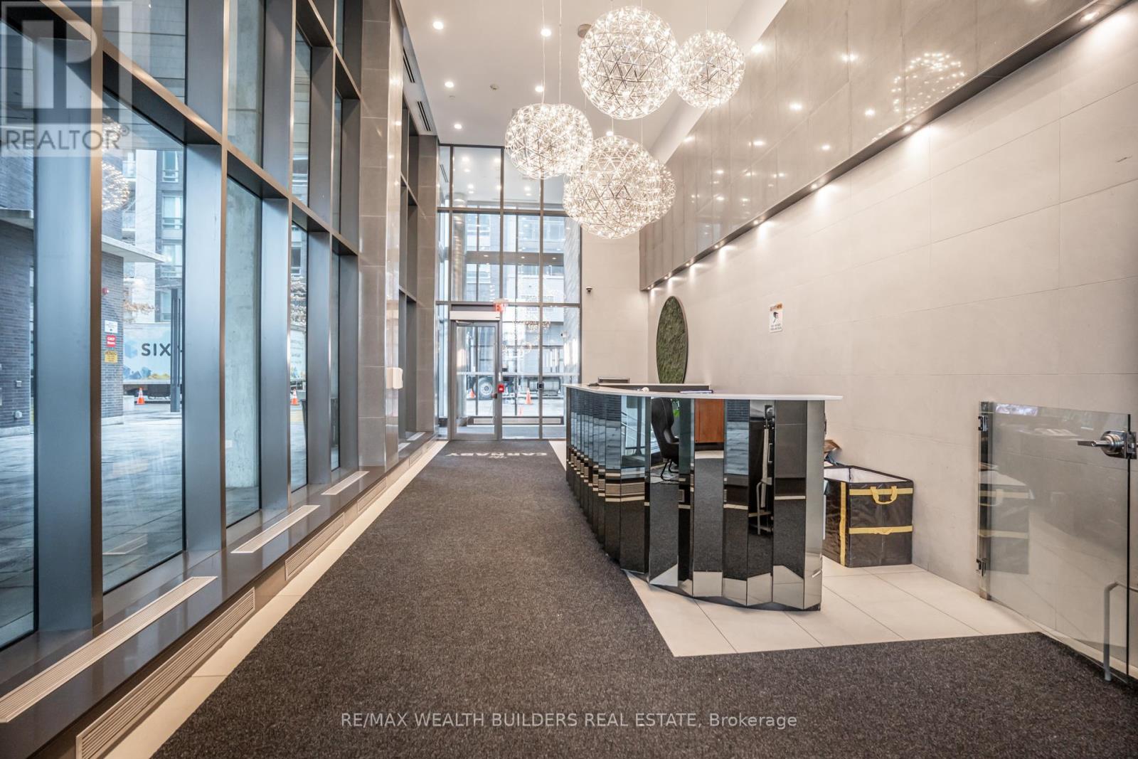 929 - 20 Minowan Miikan Lane, Toronto (Little Portugal), Ontario  M6J 1M3 - Photo 3 - C12609606