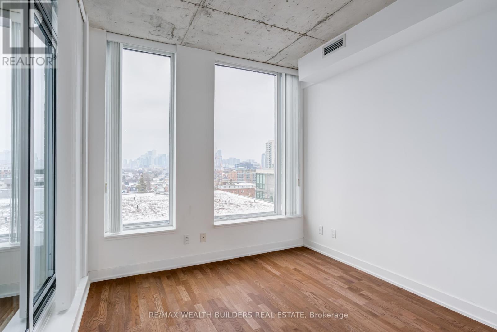 929 - 20 Minowan Miikan Lane, Toronto (Little Portugal), Ontario  M6J 1M3 - Photo 7 - C12609606