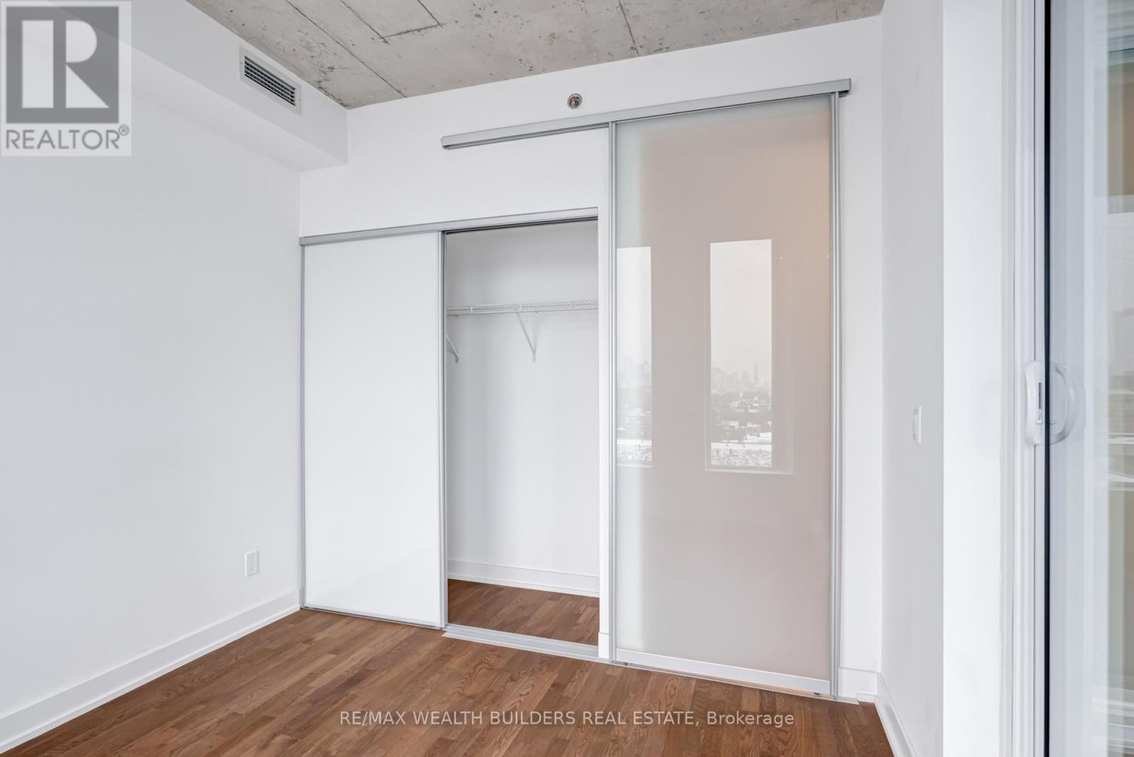 929 - 20 Minowan Miikan Lane, Toronto (Little Portugal), Ontario  M6J 1M3 - Photo 8 - C12609606