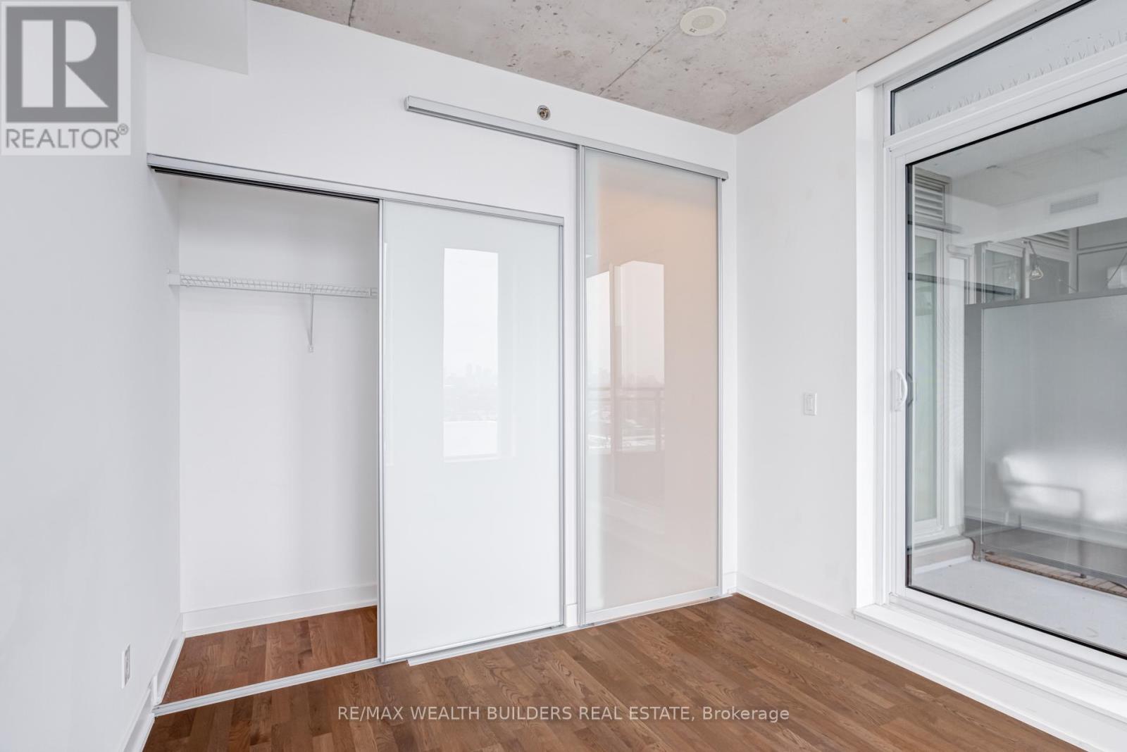 929 - 20 Minowan Miikan Lane, Toronto (Little Portugal), Ontario  M6J 1M3 - Photo 9 - C12609606