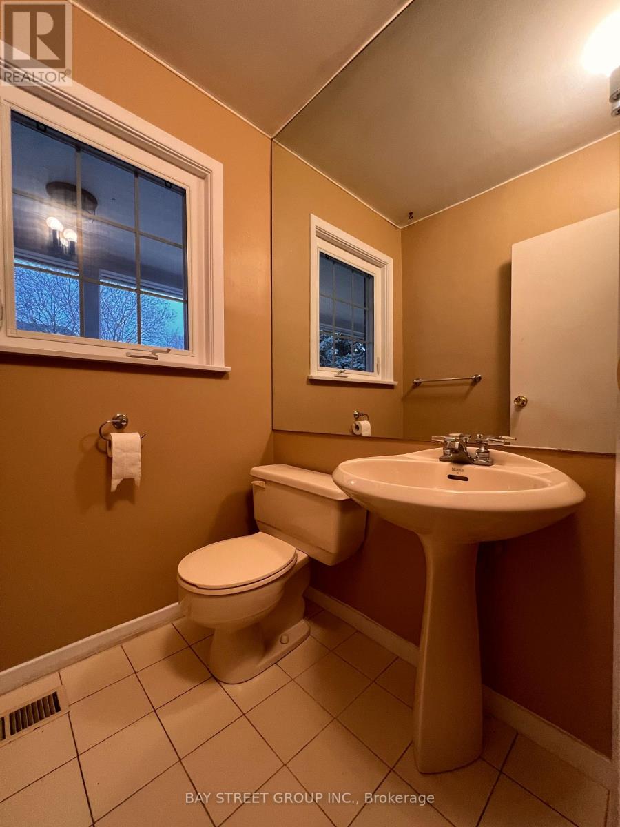 93 Lord Seaton Road, Toronto, Ontario  M2P 1K7 - Photo 31 - C12609620