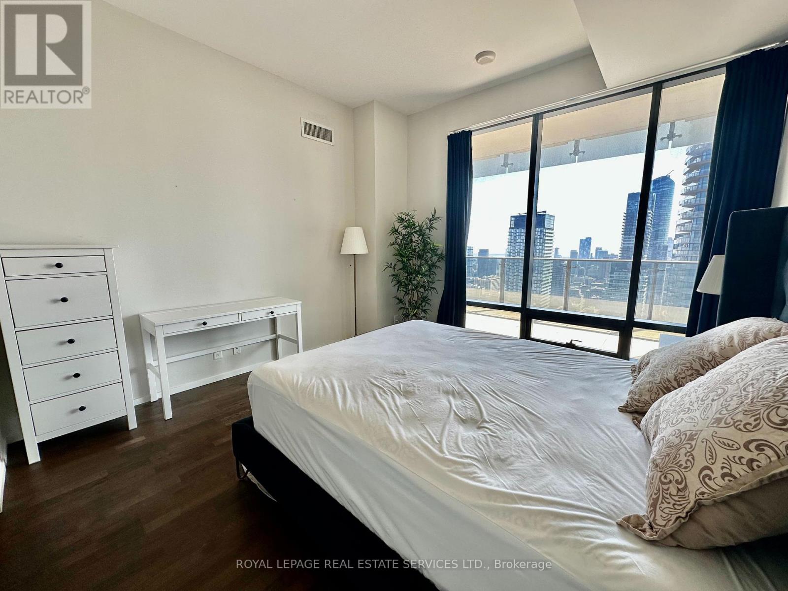 4501 - 5 St Joseph Street, Toronto (Bay Street Corridor), Ontario  M4Y 1J6 - Photo 11 - C12609638