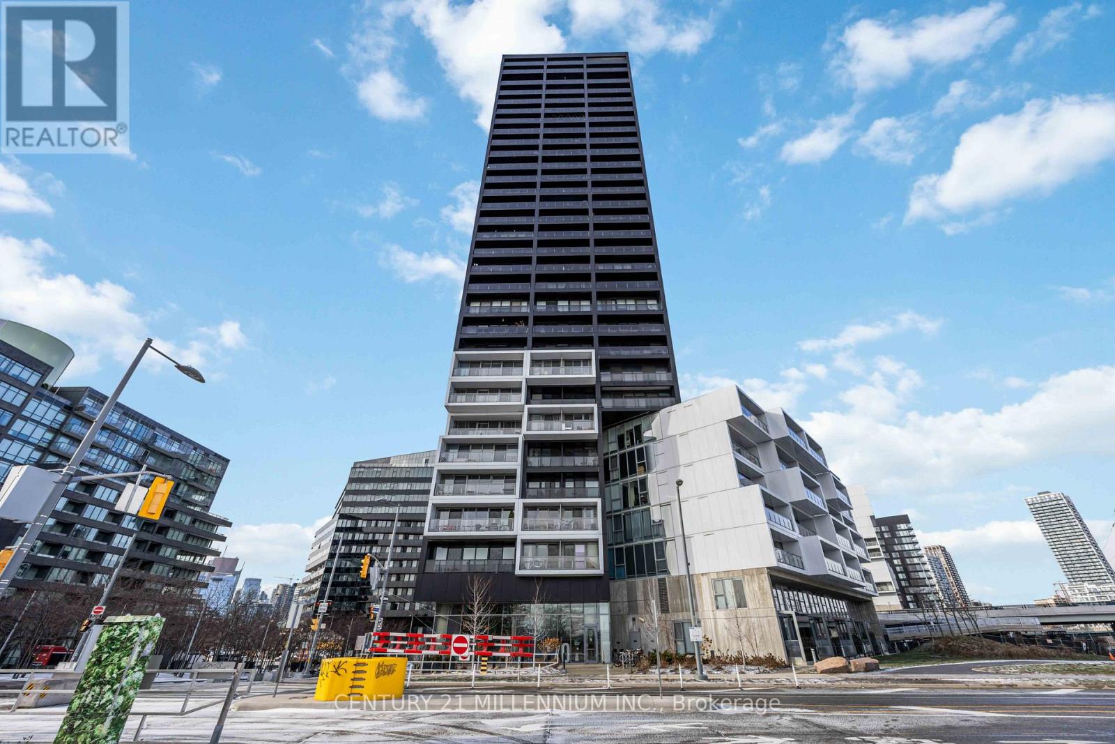 2409 - 170 BAYVIEW AVENUE, Toronto, Ontario