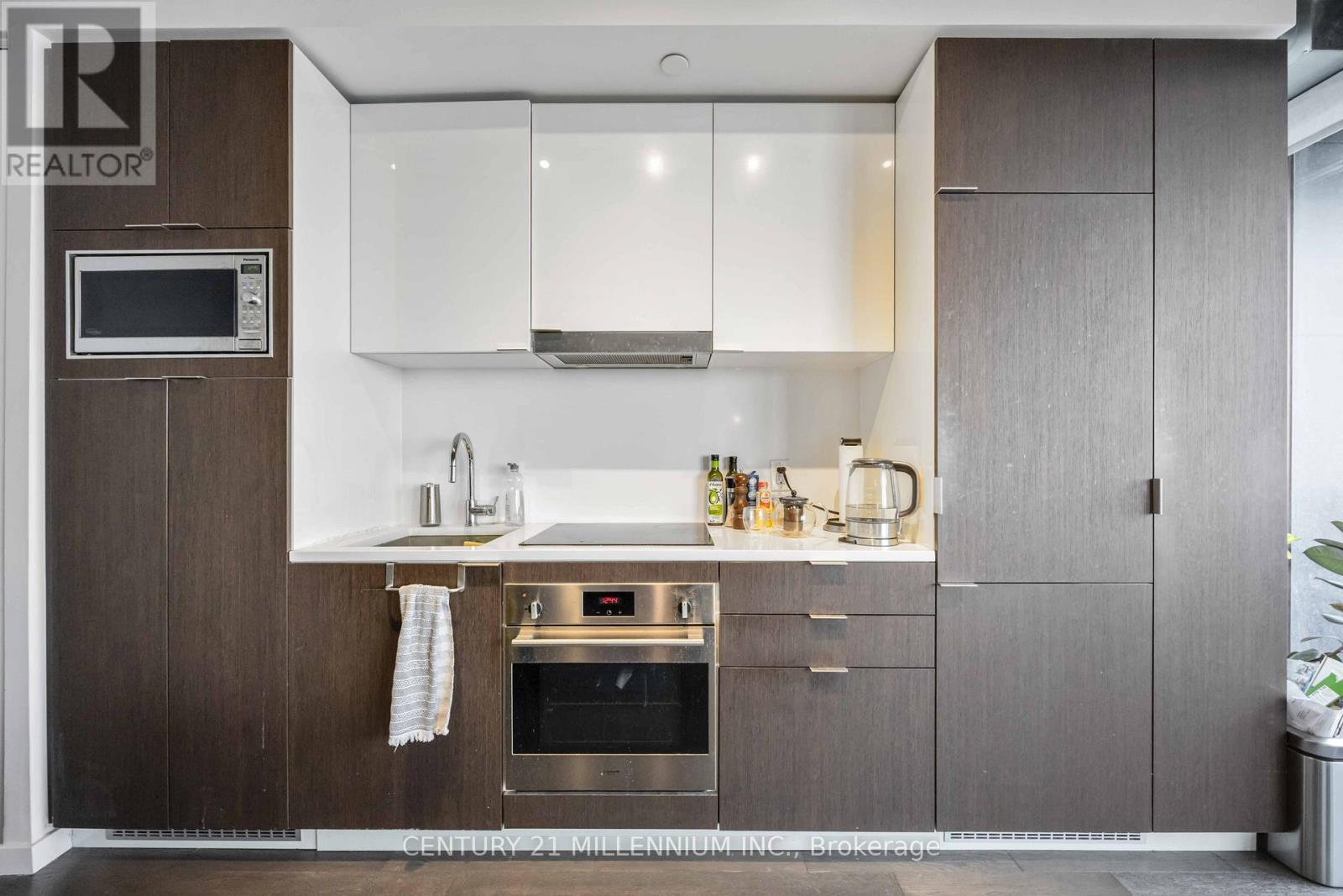 2409 - 170 Bayview Avenue, Toronto (Moss Park), Ontario  M5A 0M4 - Photo 11 - C12609660