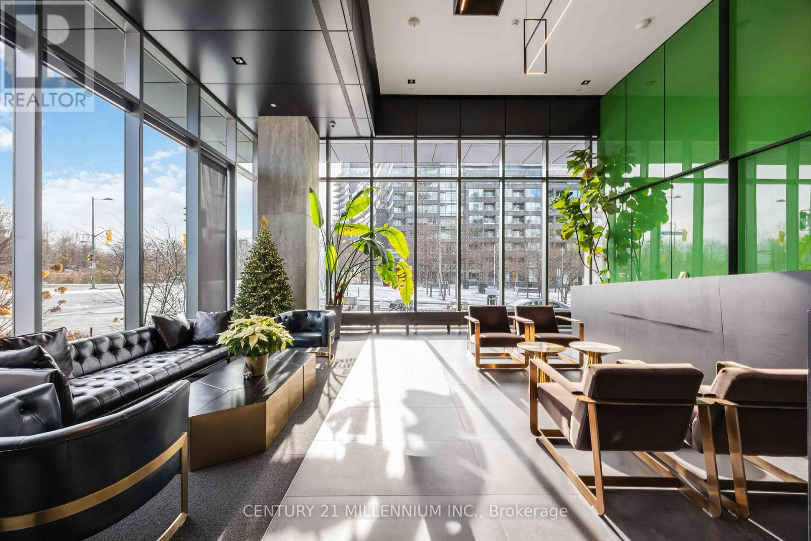 2409 - 170 Bayview Avenue, Toronto (Moss Park), Ontario  M5A 0M4 - Photo 2 - C12609660