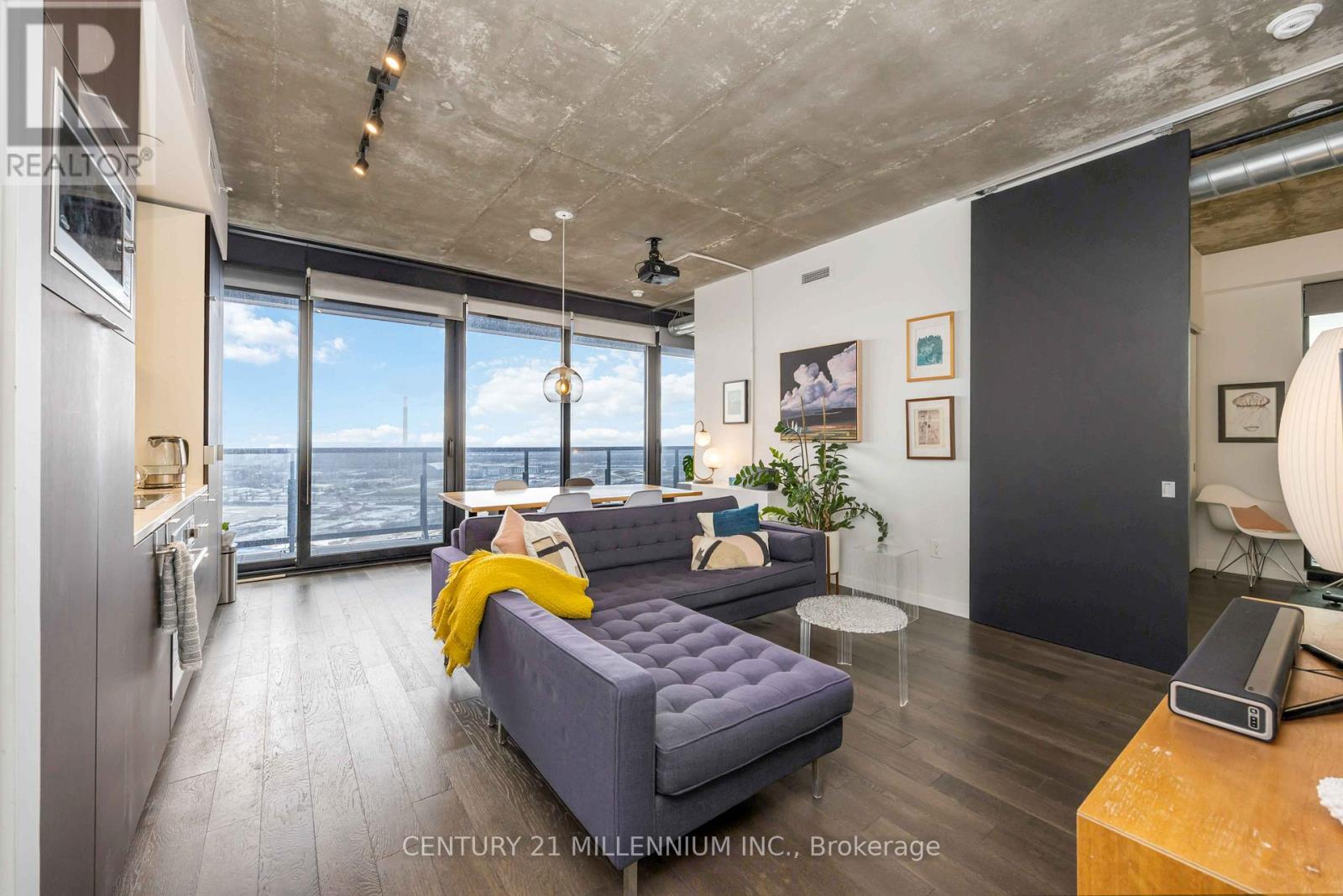 2409 - 170 Bayview Avenue, Toronto (Moss Park), Ontario  M5A 0M4 - Photo 8 - C12609660