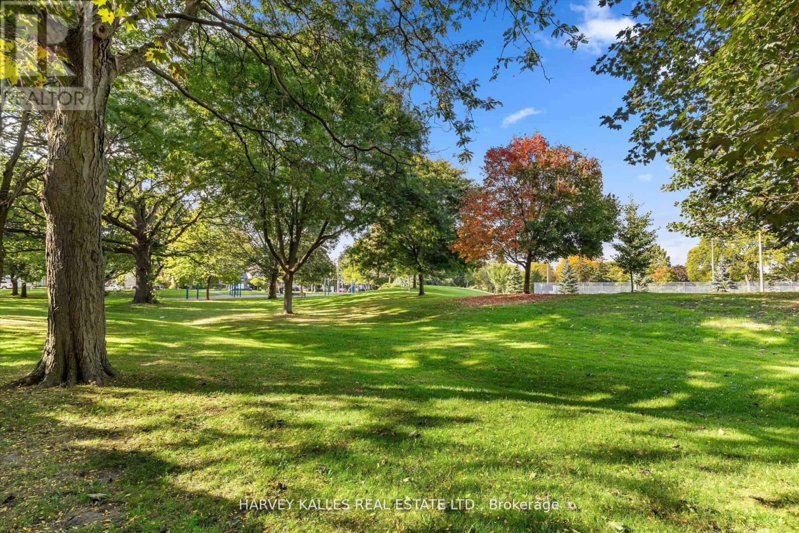 18 Farmstead Road, Toronto (St. Andrew-Windfields), Ontario  M2L 2G2 - Photo 26 - C12609676