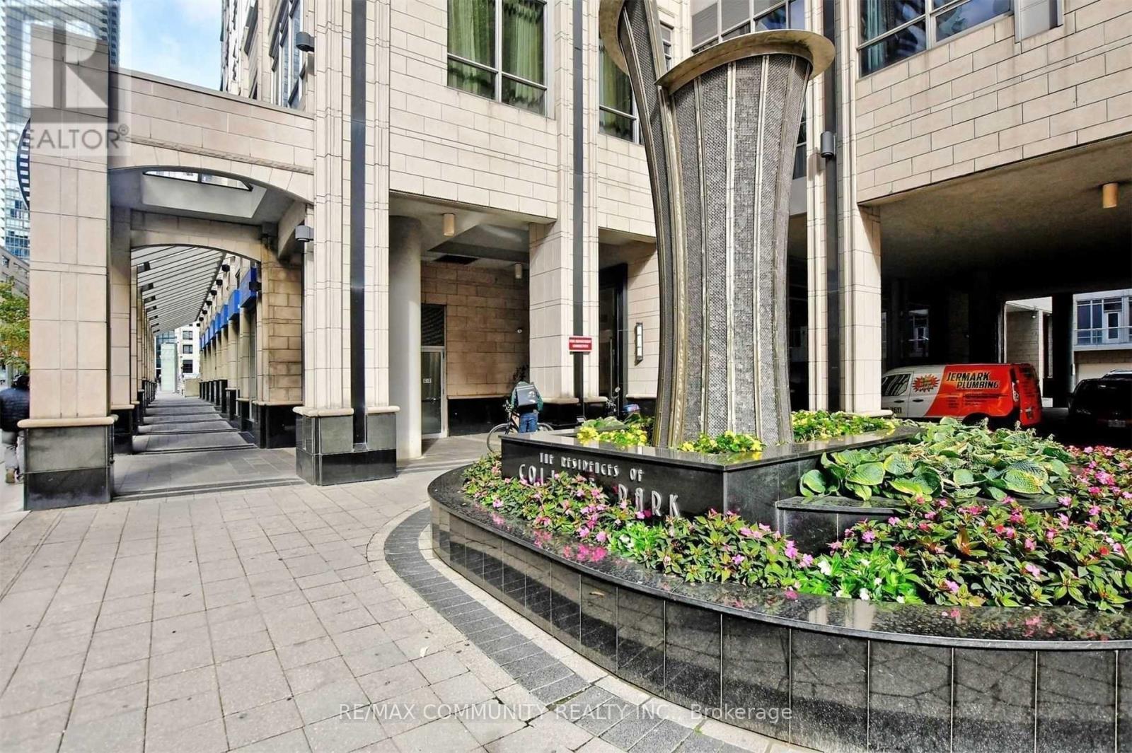 202 - 763 Bay Street, Toronto (Bay Street Corridor), Ontario  M5G 2R3 - Photo 2 - C12609712