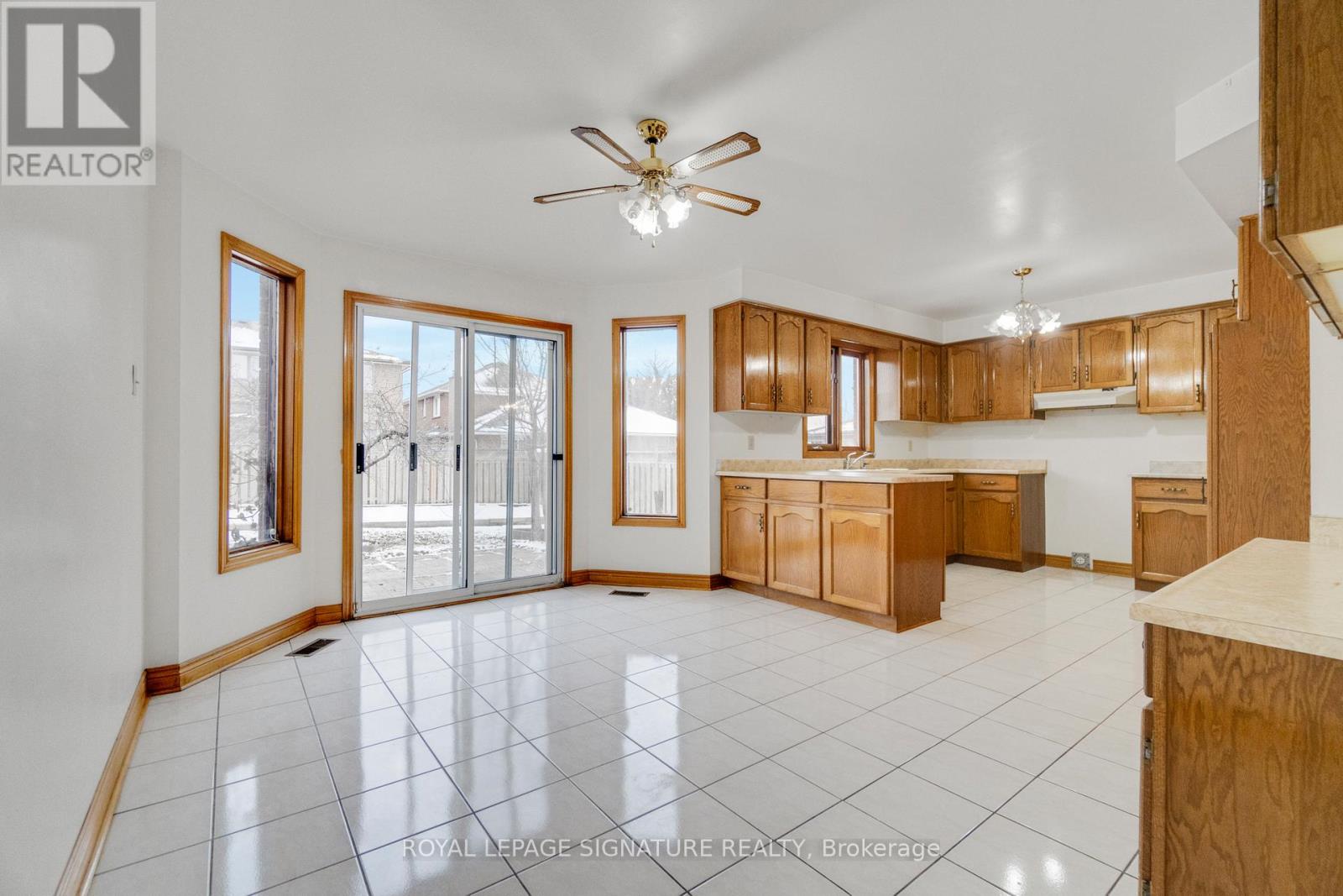 71 Marieta Street, Vaughan (East Woodbridge), Ontario  L4L 7T2 - Photo 12 - N12609332