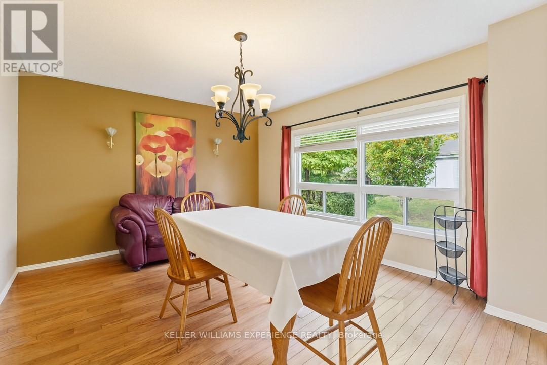 38 Truax Crescent, Essa, Ontario  L3W 0C2 - Photo 9 - N12474464