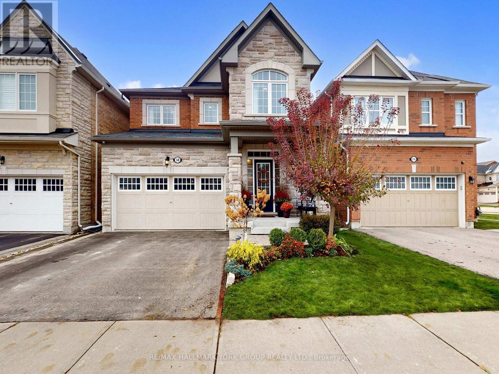 58 Clifford Dalton Drive, Aurora, Ontario  L4G 0T6 - Photo 2 - N12551312