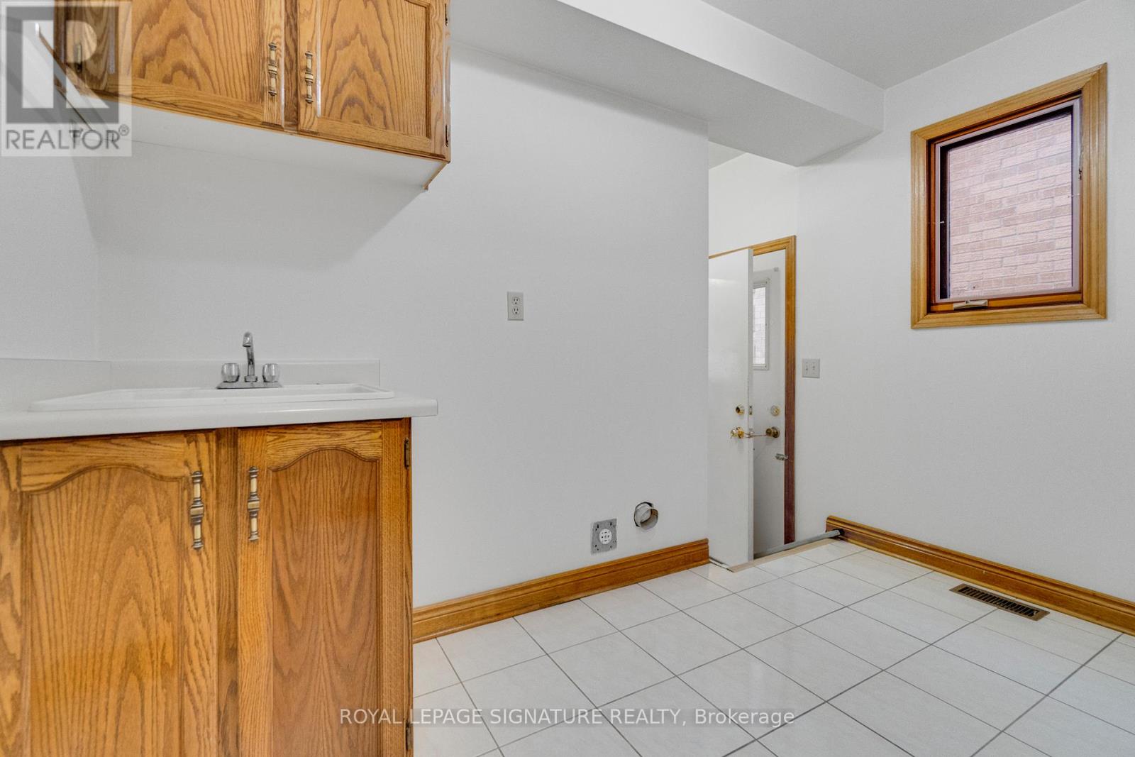 71 Marieta Street, Vaughan (East Woodbridge), Ontario  L4L 7T2 - Photo 18 - N12609332