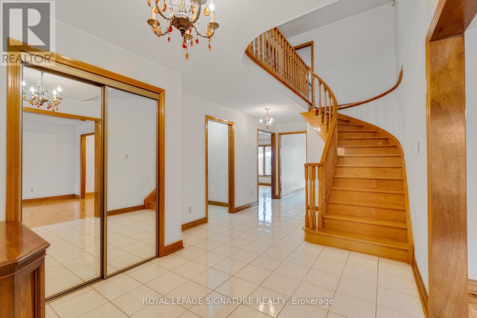 71 Marieta Street, Vaughan (East Woodbridge), Ontario  L4L 7T2 - Photo 6 - N12609332